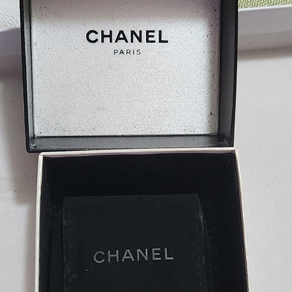 Chanel Brooch - Picture 3 of 7